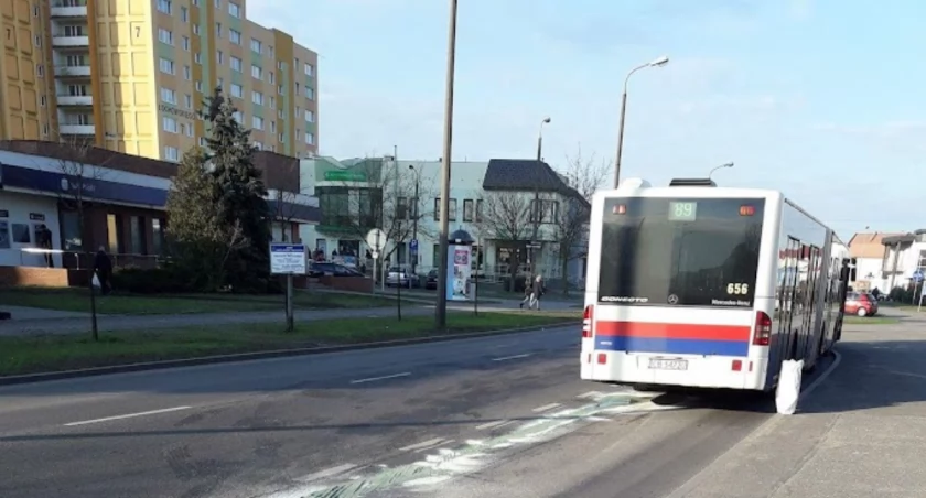 Autobus wyjeżdżający z Fordonu