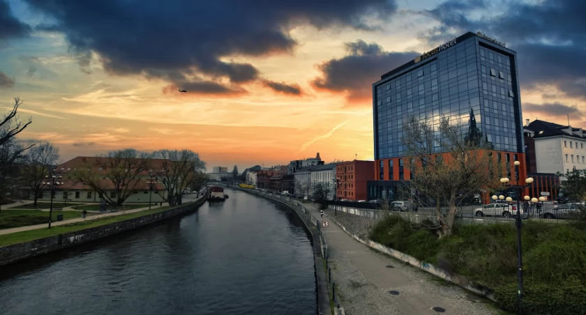 Bydgoszcz widok na Brdę z Mostu Bernardyńskiego