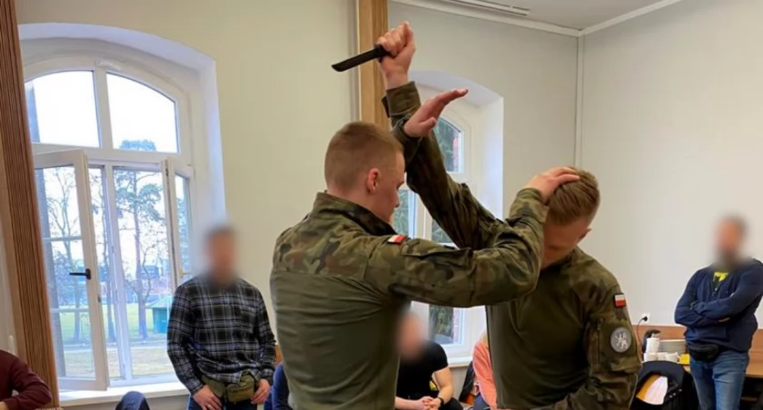 Zdjęcie z zajęć, szkolenia obrony / Fot. Komenda Miejska Policji w Bydgoszczy