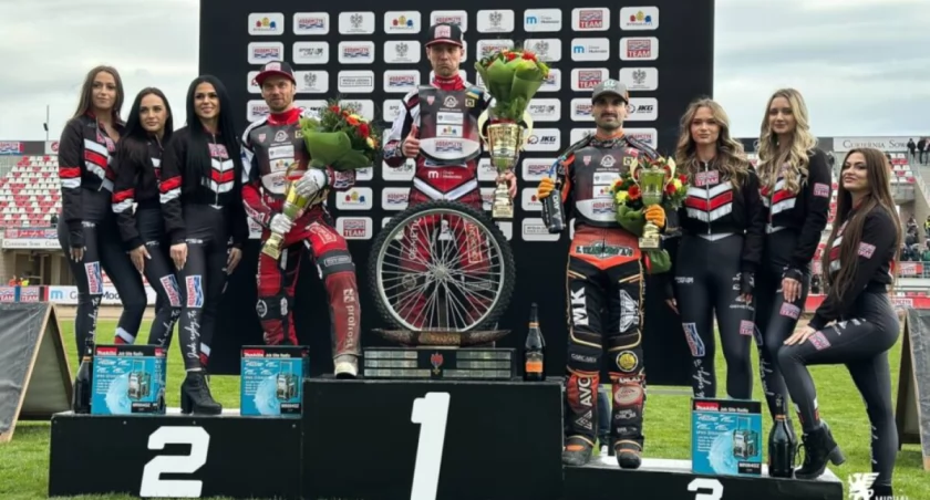 Trójka najlepszych zawodników Kryterium Asów na podium / Fot. M. Młodzikowski / Abramczyk Polonia