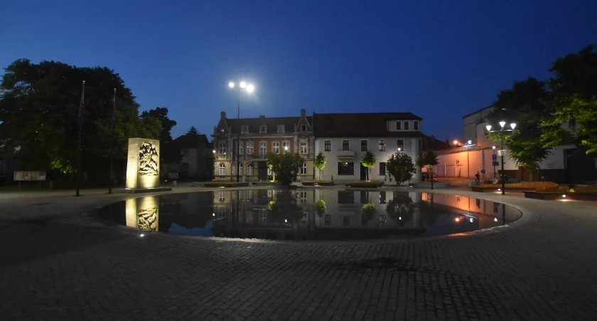 Dzielnica Stary Fordon późnym wieczorem. 