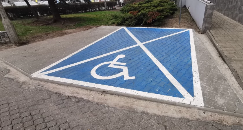 Miejsce parkingowe przeznaczone dla osób z niepełnosprawnością