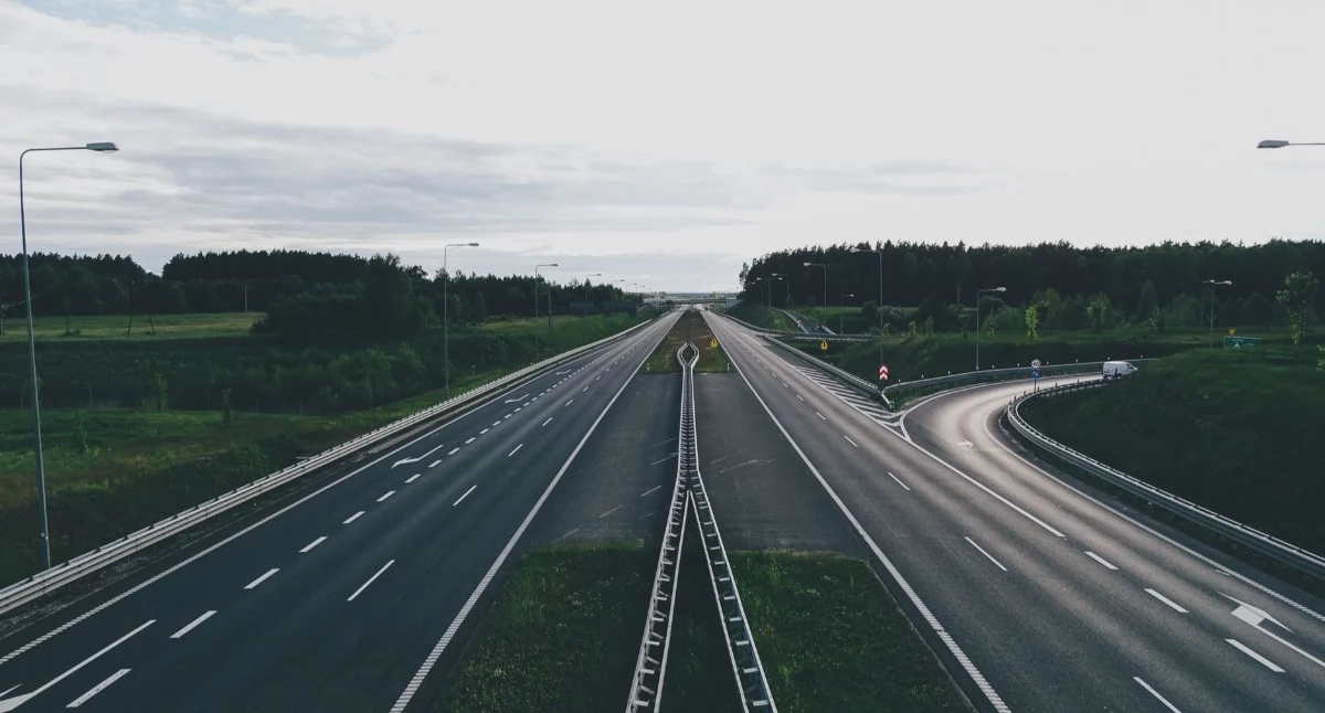Zdjęcie ilustracyjne: Kolejny remont na A1. Będzie nowe zwężenia i korki na trasie w stronę Gdańska. Fot. Robert Obrębski / Pexels