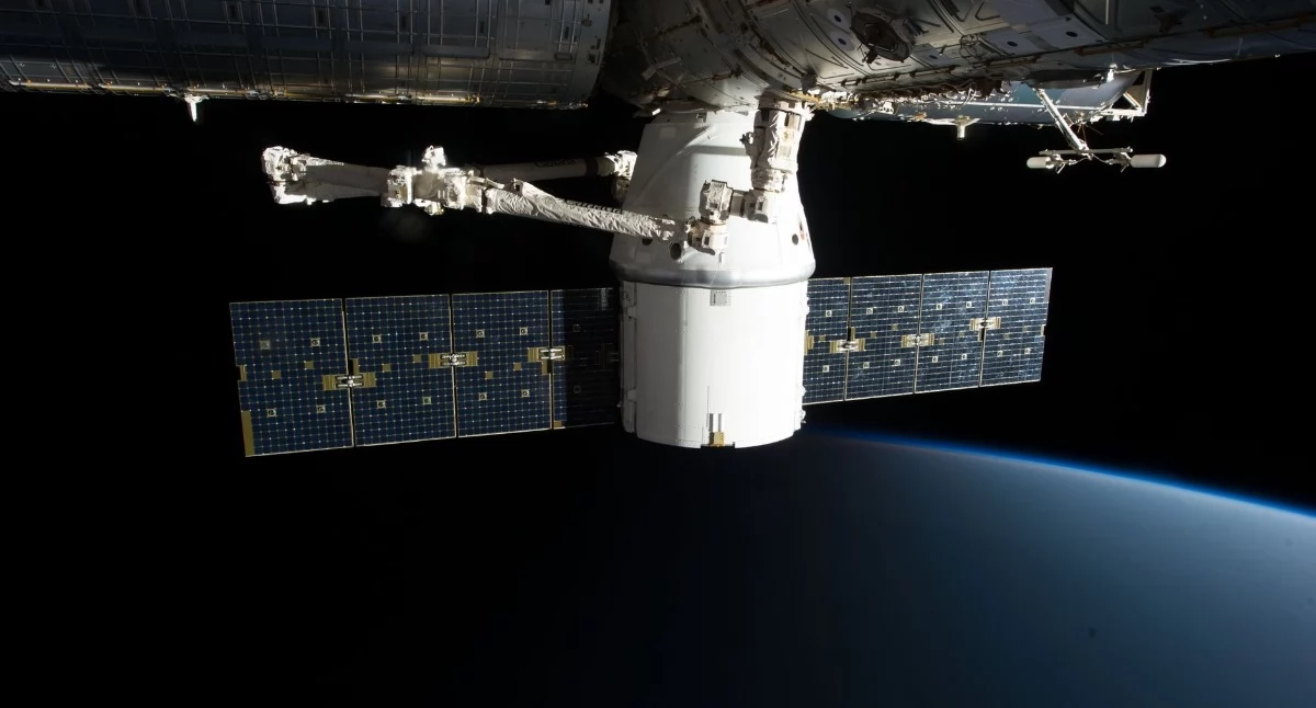 Zdjęcie ilustracyjne: W piątek 18 września nad Polską będzie widać przelot stacji kosmicznej. Fot. SpaceX / Pexels
