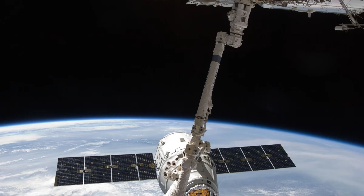 Zdjęcie ilustracyjne: Stacja kosmiczna będzie widoczna nad Polską w poniedziałek 21 września. Fot. SpaceX / Pexels