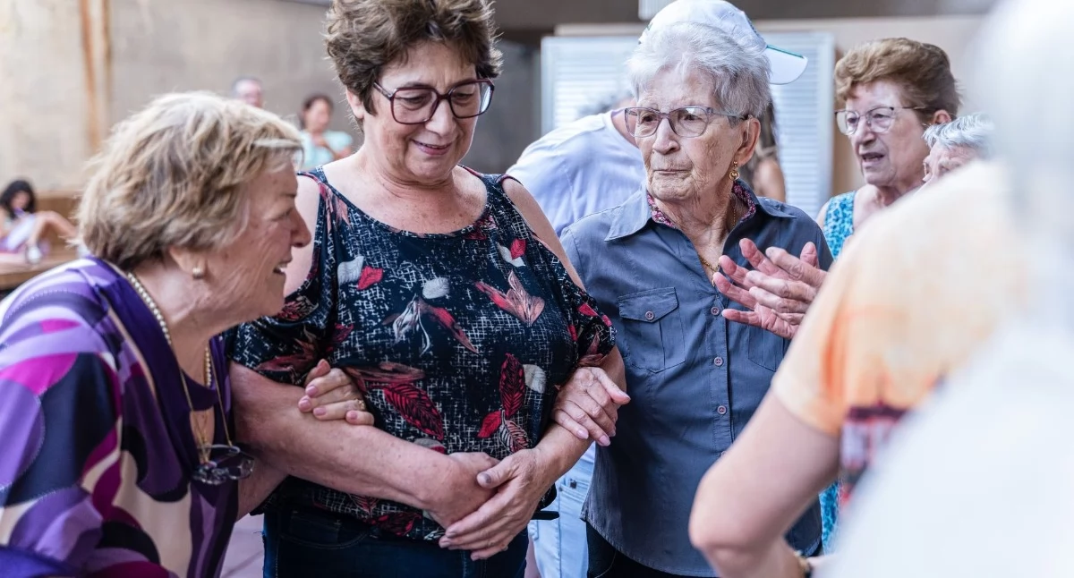 Zdjęcie ilustracyjne: Senior mówi: SPRAWDZAM! Zapraszamy na Dni Seniora w ZUS. Fot. Priscilla  Cezar / Pexels