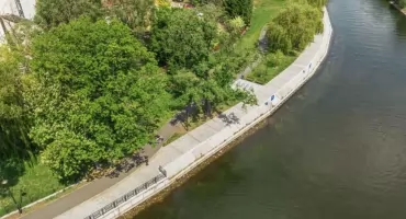 Bulwary nad Brdą: naturalne umocnienia między Żabią a mostami