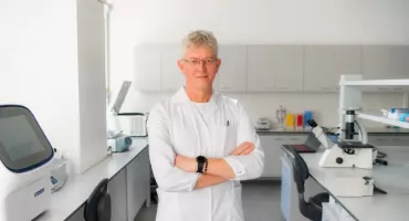 Ponad 2,5 mln zł dla zespołu prof. Burczyka z UKW