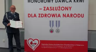 Bydgoski policjant z odznaką HDK. Akcja krwiodawstwa 25 czerwca