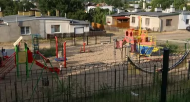 Miniboisko i wiata na Smoleńskiej. Przetarg już trwa