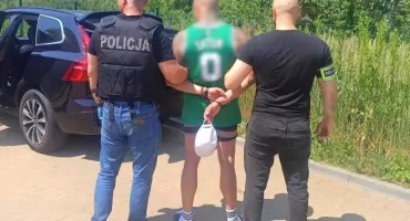 KWP w Bydgoszczy rozbiła „mieszkaniówki” w regionie: 8 przeszukań