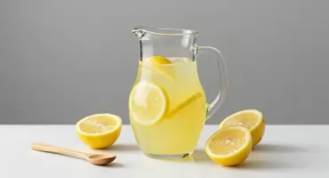 Lemoniada sprzedawana przez dzieci: zalecenia GIS na lato