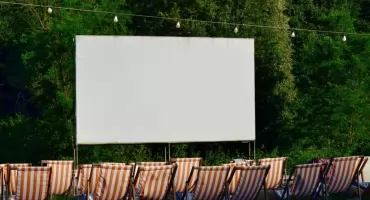 Kino plenerowe w Bydgoszczy: 6 seansów na Bartodziejach