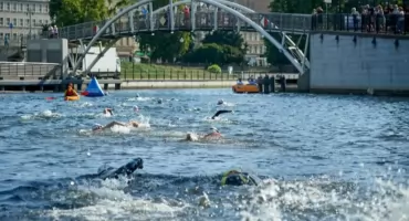 Woda Bydgoska 2026: zapisy do piątku, czepki w trzech kolorach