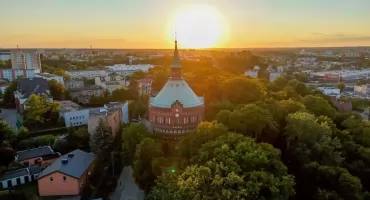 Wieża Ciśnień na Filareckiej: rzeźby Izydora Borysa do 31 sierpnia