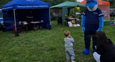 Festyn osiedlowy na Gniewkowskiej. Policjanci z Wyżyn znakowali rowery
