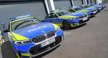 Pięć BMW M340i dla policji. Przekazanie w Bydgoszczy 7 września