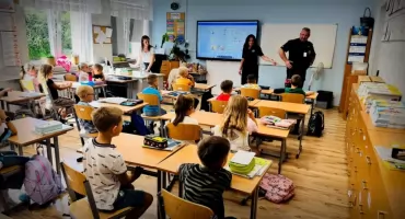 Bezpieczna droga do szkoły: SP 35 i policja na Nakielskiej