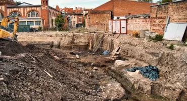 Wał obronny i fosa przy Magdzińskiego w Bydgoszczy. Prace trwają
