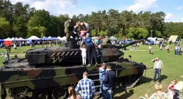 Festyn militarny w BCTW 3 października. Linia 204 co 15 min
